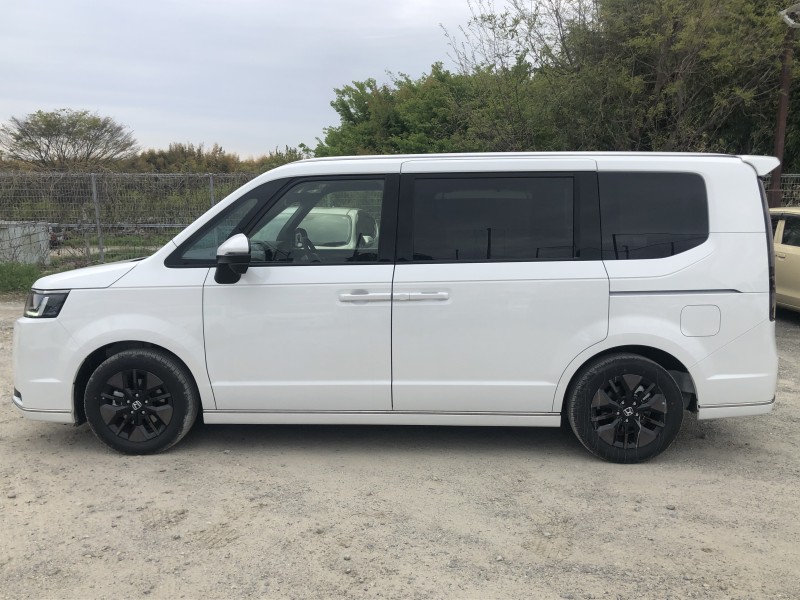 ホンダ ステップワゴンスパーダ 7枚目