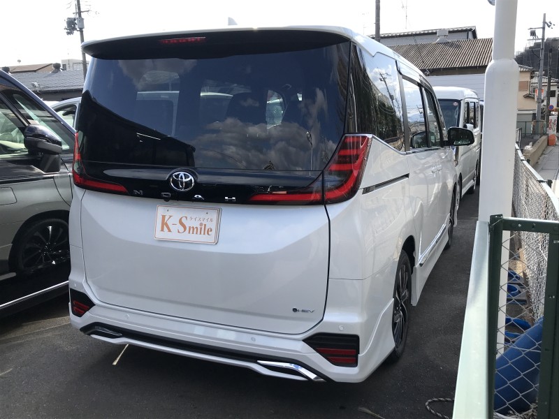 トヨタ ノア 3枚目