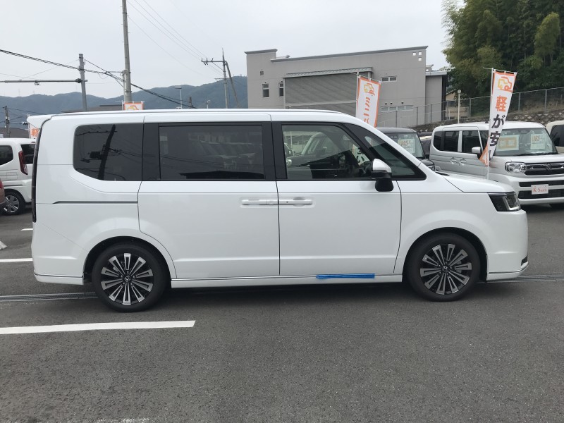 ホンダ ステップワゴンスパーダ 3枚目