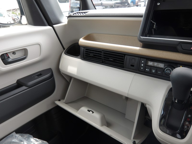 ホンダ N BOX 18枚目
